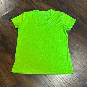 Under Armour Women’s Neon Green V-Neck Stretch Workout Fitted Body T-Shirt M